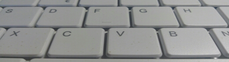 Sie sehen eine weiße Tastatur.